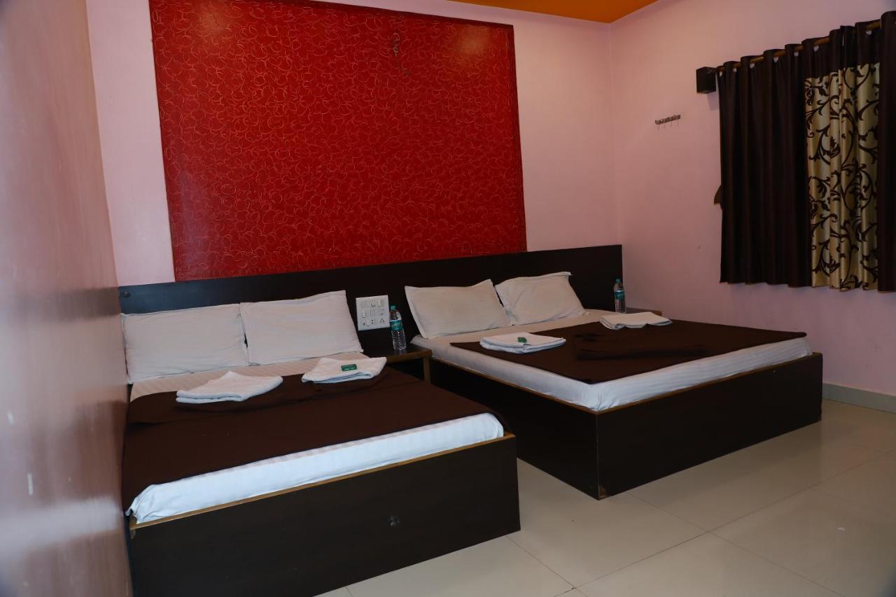 Sai Madhavi Palace Hotel Shirdi Exterior photo