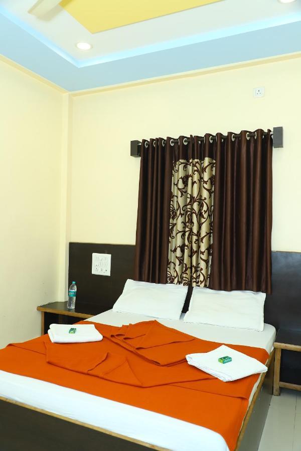 Sai Madhavi Palace Hotel Shirdi Exterior photo